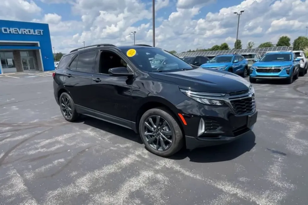 2023 Chevrolet Equinox RS photo 1