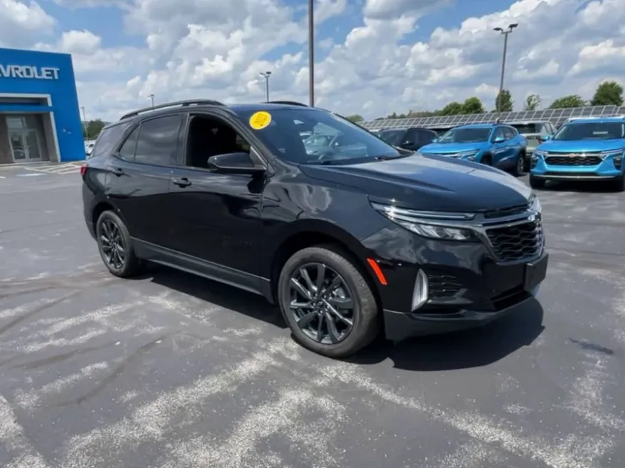 2023 Chevrolet Equinox RS photo 1