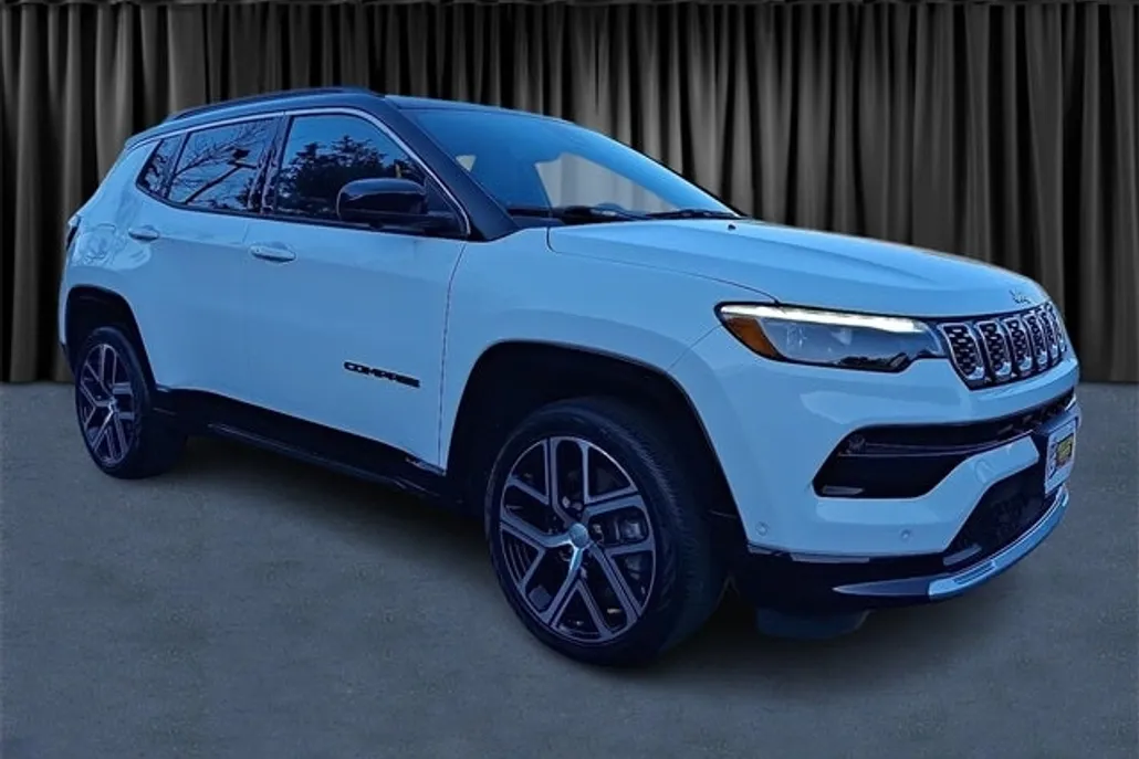 2024 Jeep Compass Limited photo 1