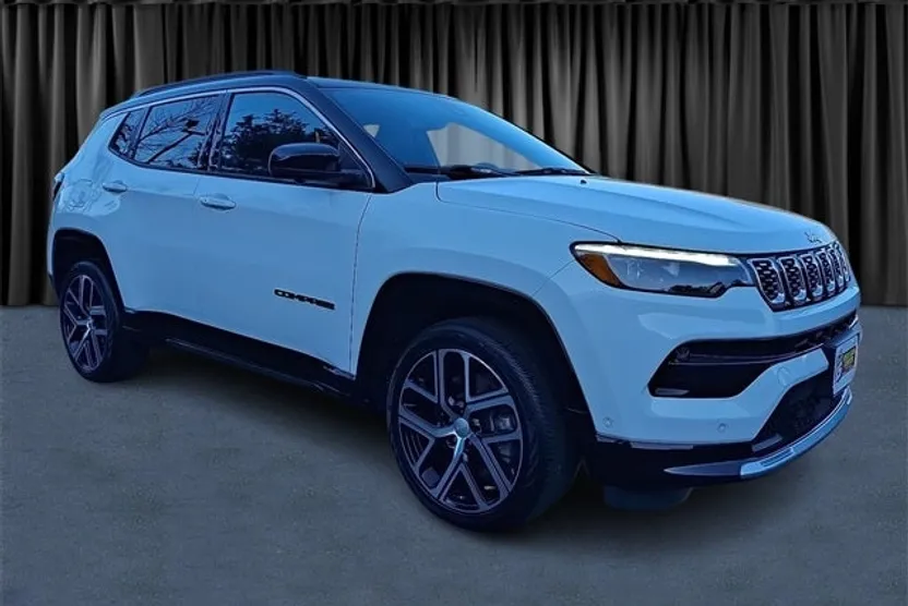 2024 Jeep Compass Limited photo 1