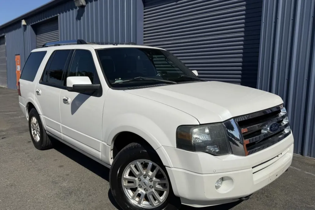 2013 Ford Expedition Limited photo 1