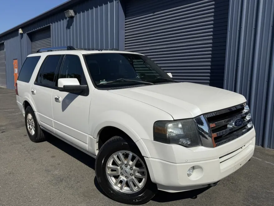2013 Ford Expedition Limited photo 1