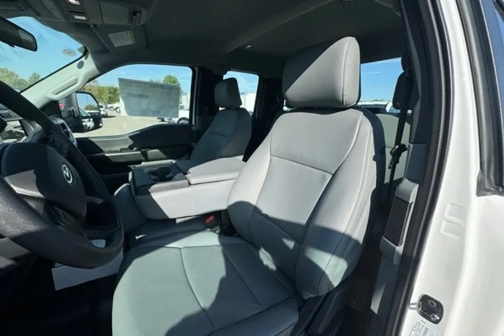 2026 Ford F-550 photo 1