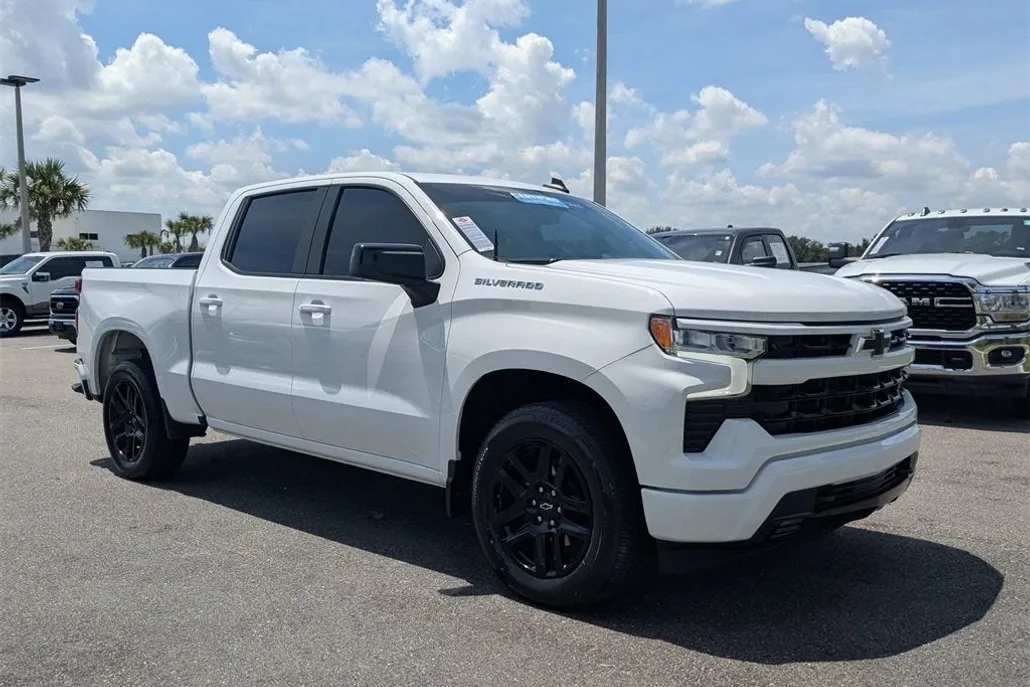 2023 Chevrolet Silverado 1500 RST photo 1