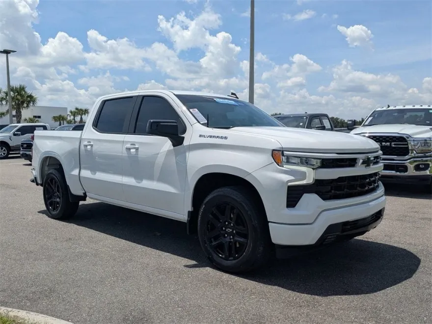 2023 Chevrolet Silverado 1500 RST photo 1
