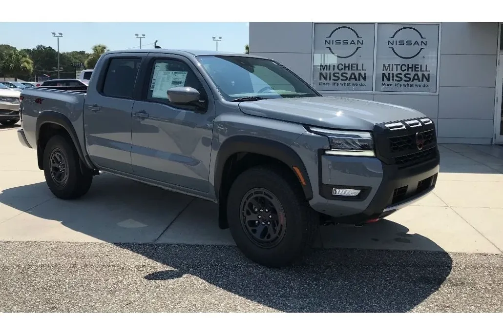 2025 Nissan Frontier Crew Cab PRO-4X photo 1