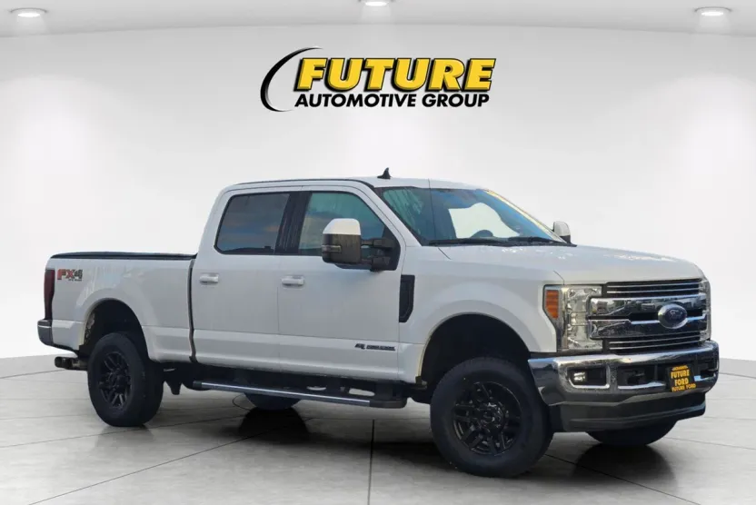 2019 Ford F-250 Lariat FX4 photo 1