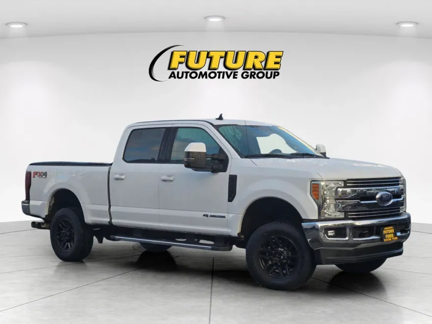 2019 Ford F-250 Lariat FX4 photo 1