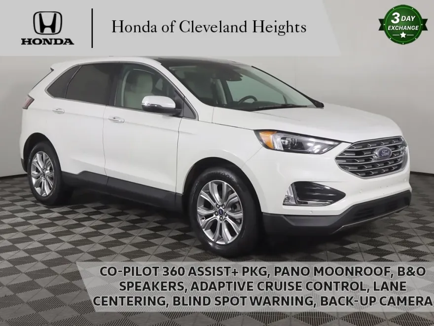 2022 Ford Edge Titanium photo 1