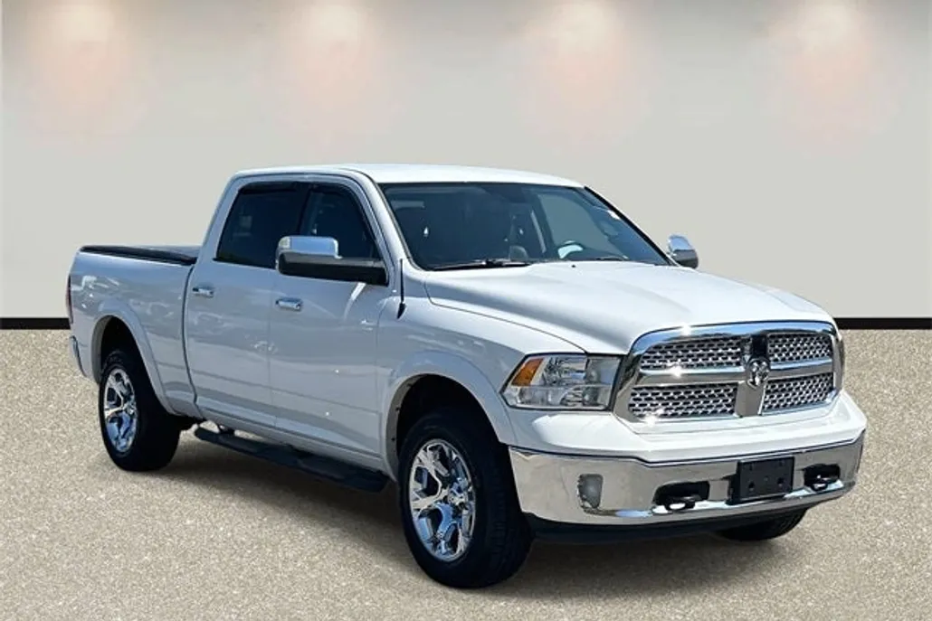 2016 Ram 1500 Laramie photo 1