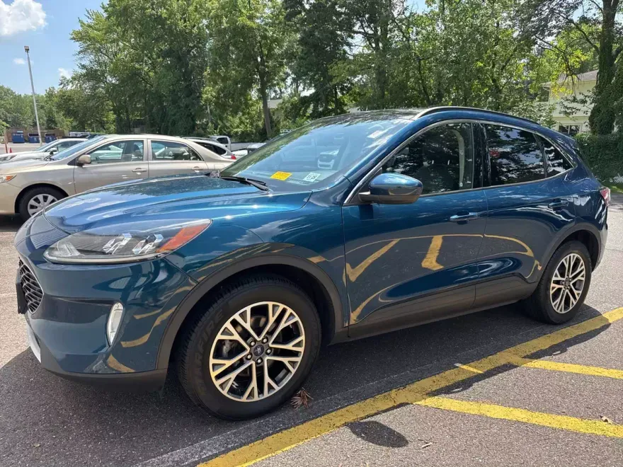 2020 Ford Escape SEL photo 1
