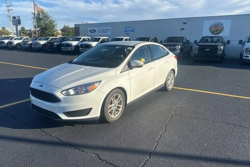 2017 Ford Focus SE photo 1