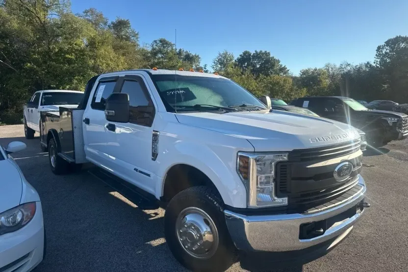 2018 Ford F-350 photo 1