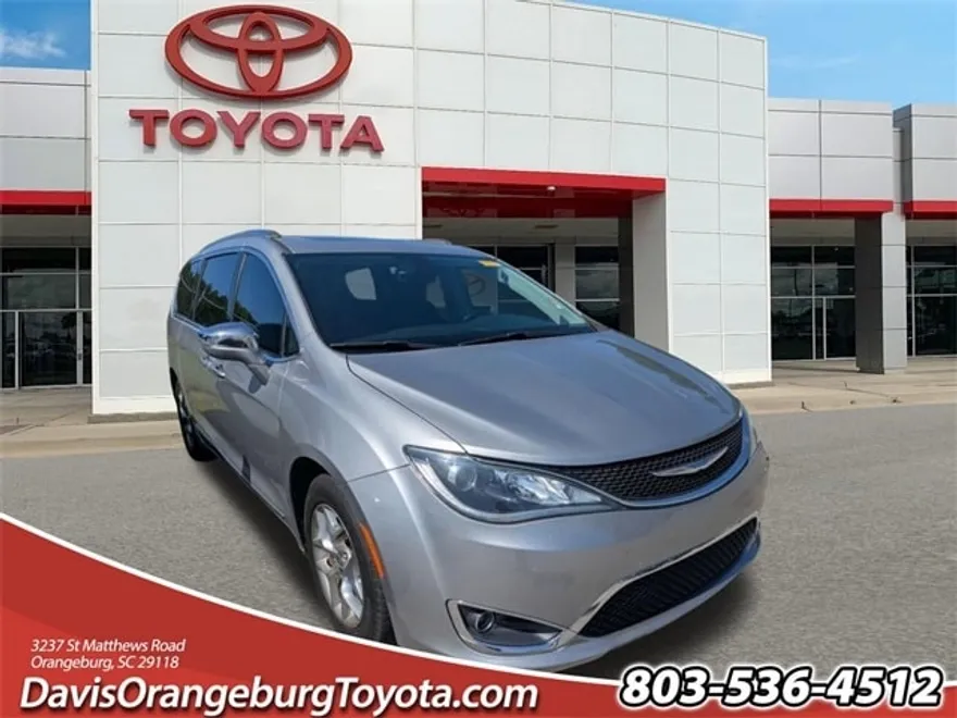 2018 Chrysler Pacifica Limited photo 1