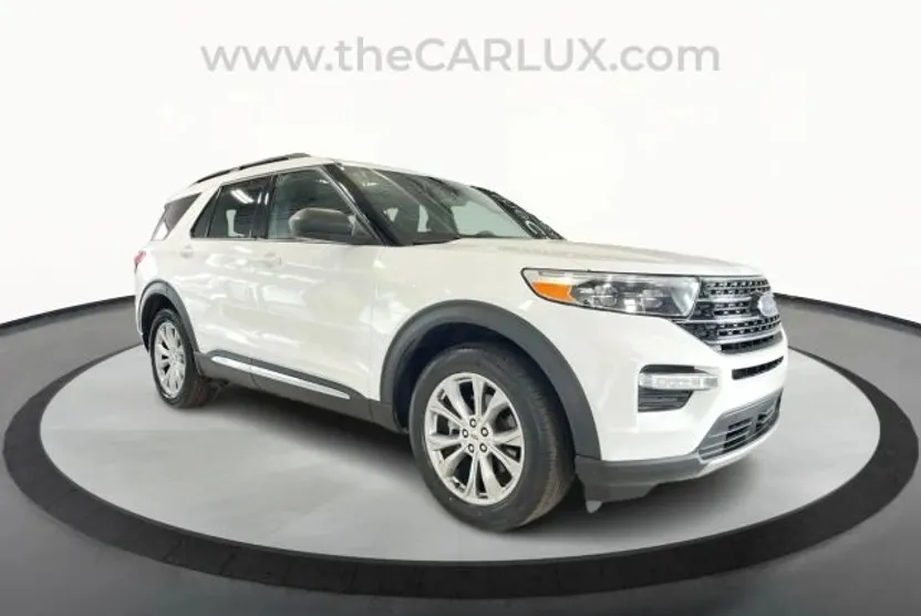 2020 Ford Explorer XLT Sport photo 1