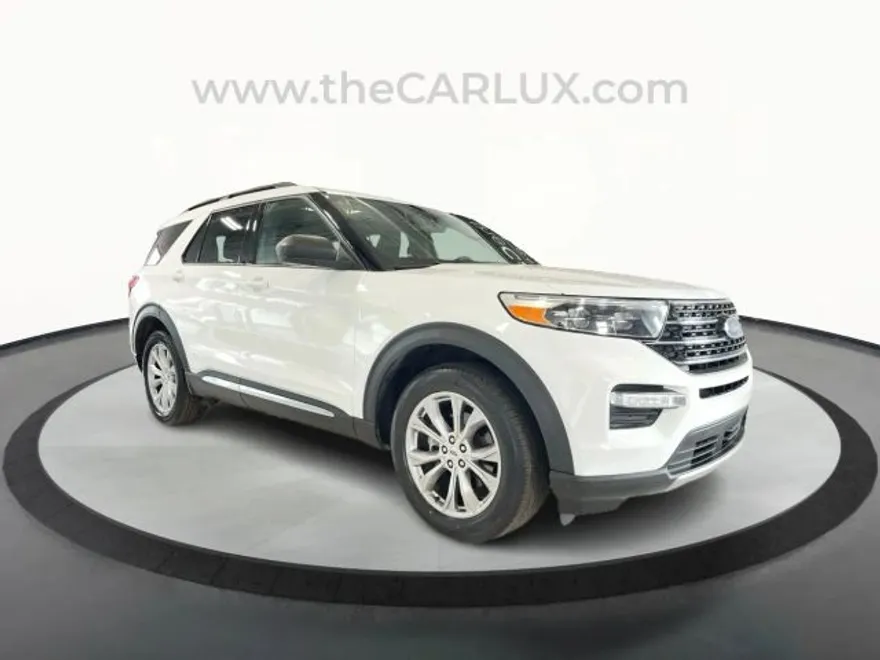 2020 Ford Explorer XLT Sport photo 1