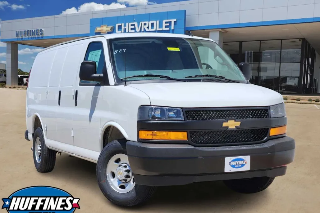 2025 Chevrolet Express Cargo 2500 photo 1