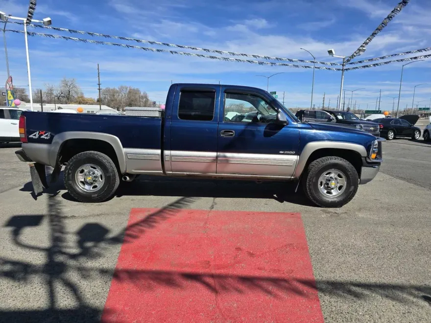 2000 Chevrolet Silverado 2500HD LS photo 1