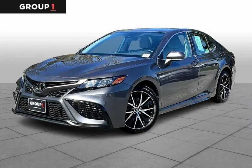 2024 Toyota Camry SE photo 1