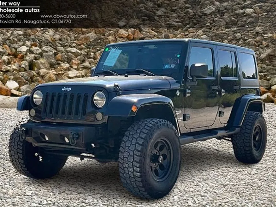 2014 Jeep Wrangler Unlimited Sahara photo 1