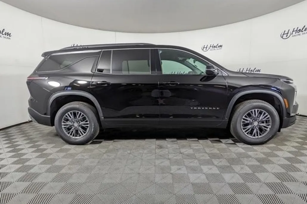 2025 Chevrolet Traverse 1LT photo 1