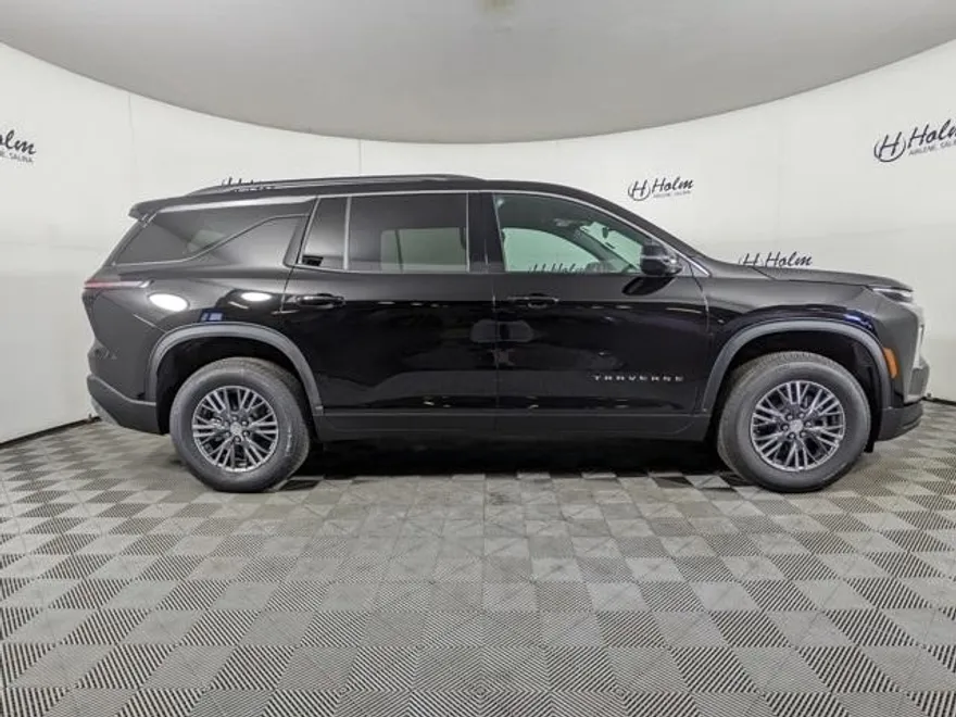 2025 Chevrolet Traverse 1LT photo 1