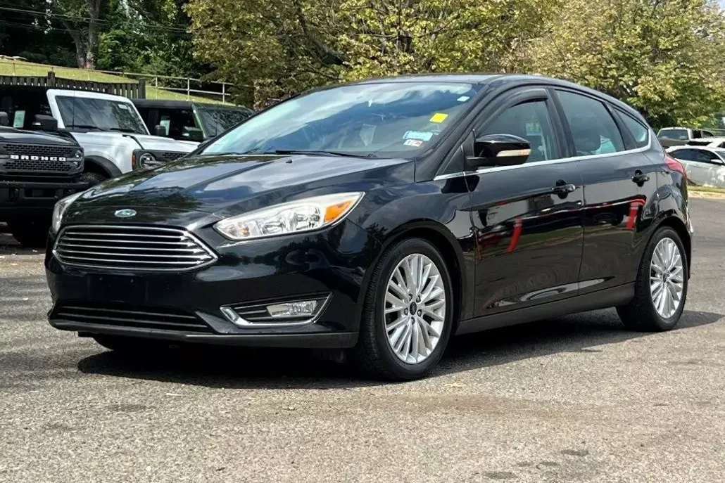 2018 Ford Focus Titanium photo 1