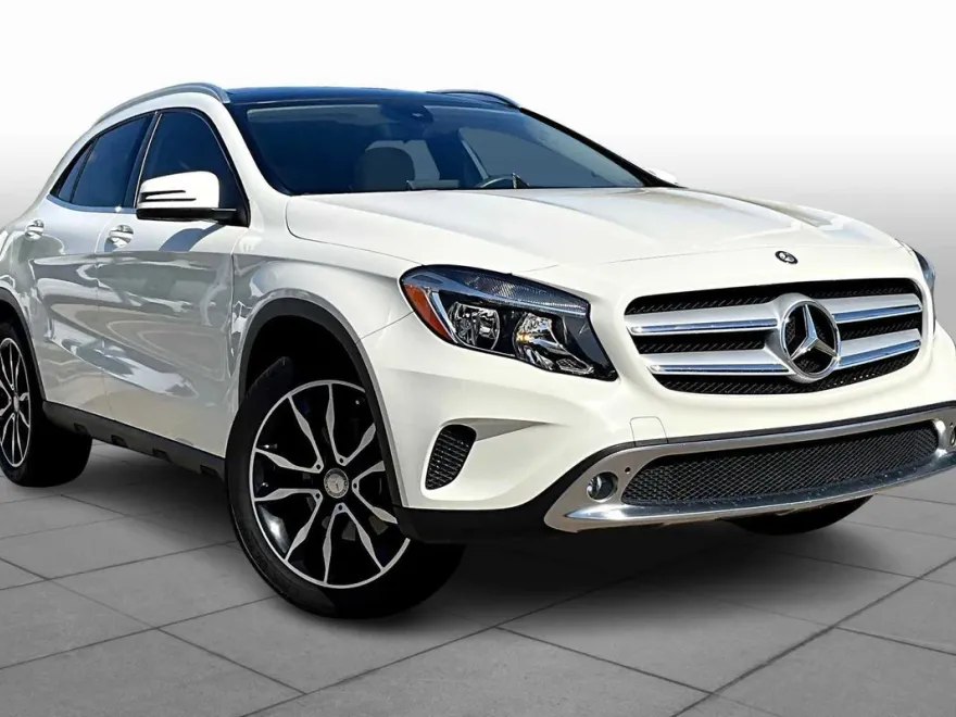 2017 Mercedes Benz GLA 250 photo 1