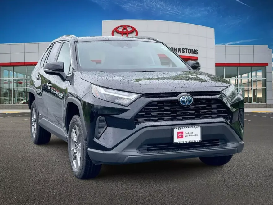 2024 Toyota RAV4 Hybrid XLE photo 1