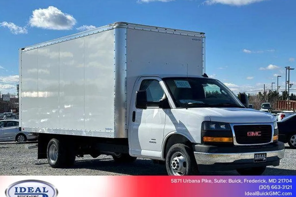 2023 Gmc Savana Cutaway photo 1