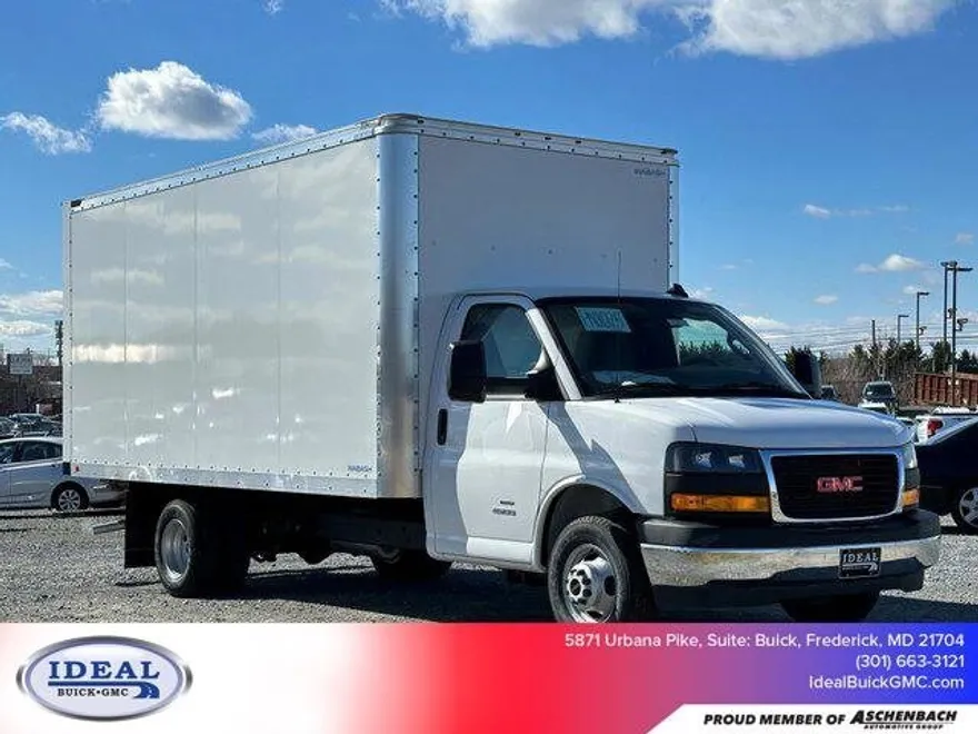 2023 Gmc Savana Cutaway photo 1