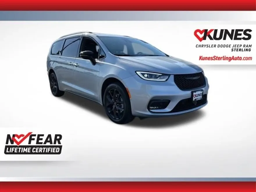 2026 Chrysler Pacifica Limited photo 1
