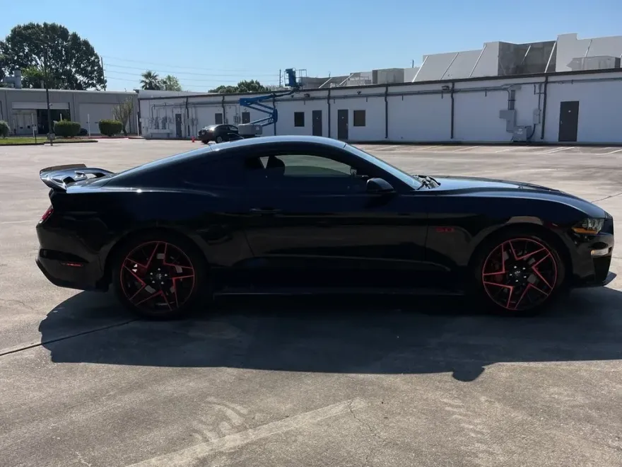 2021 Ford Mustang GT photo 1