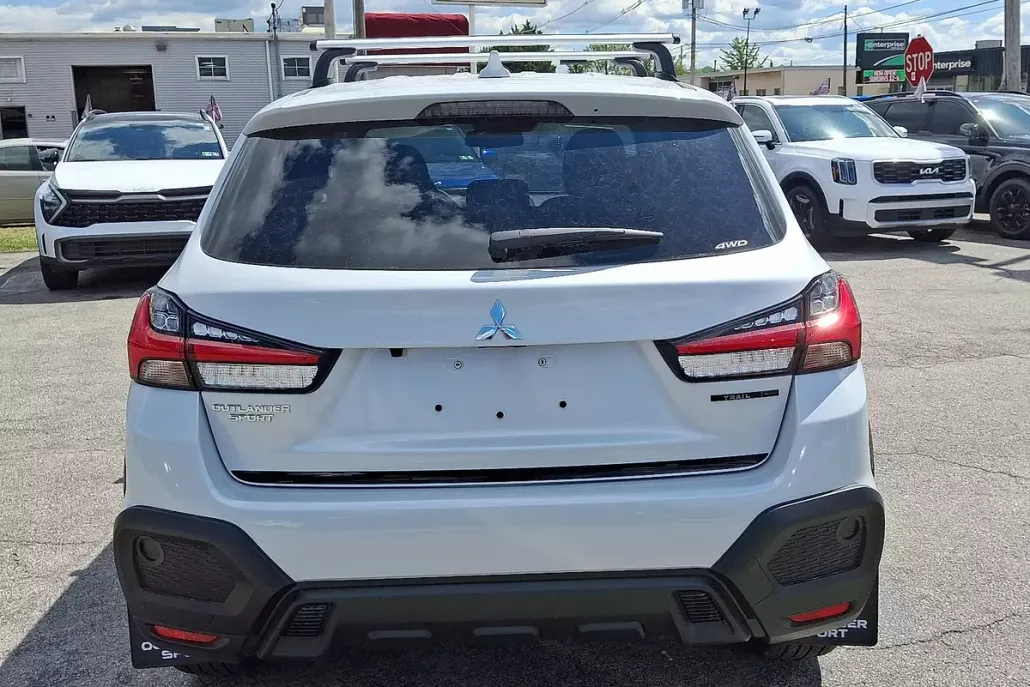 2025 Mitsubishi Outlander Sport ES photo 1