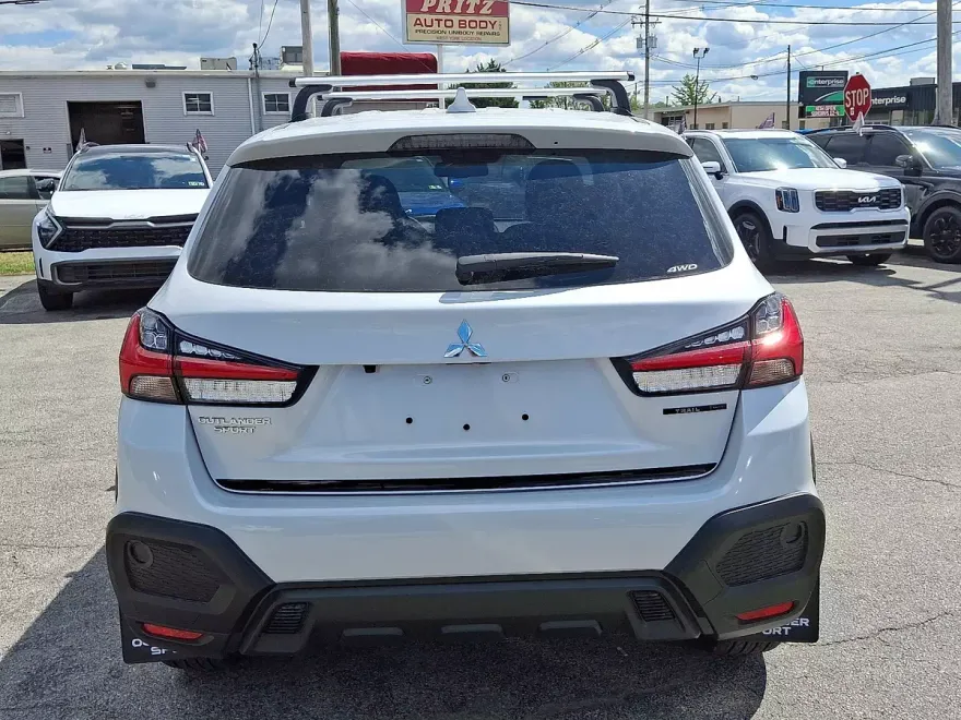 2025 Mitsubishi Outlander Sport ES photo 1