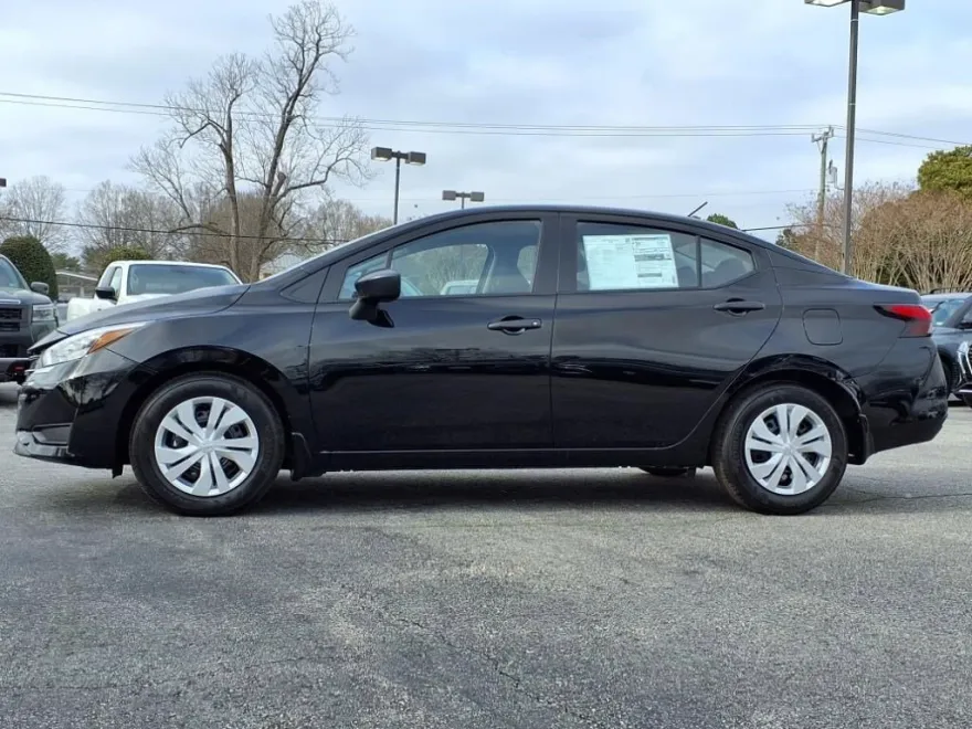 2025 Nissan Versa S photo 1