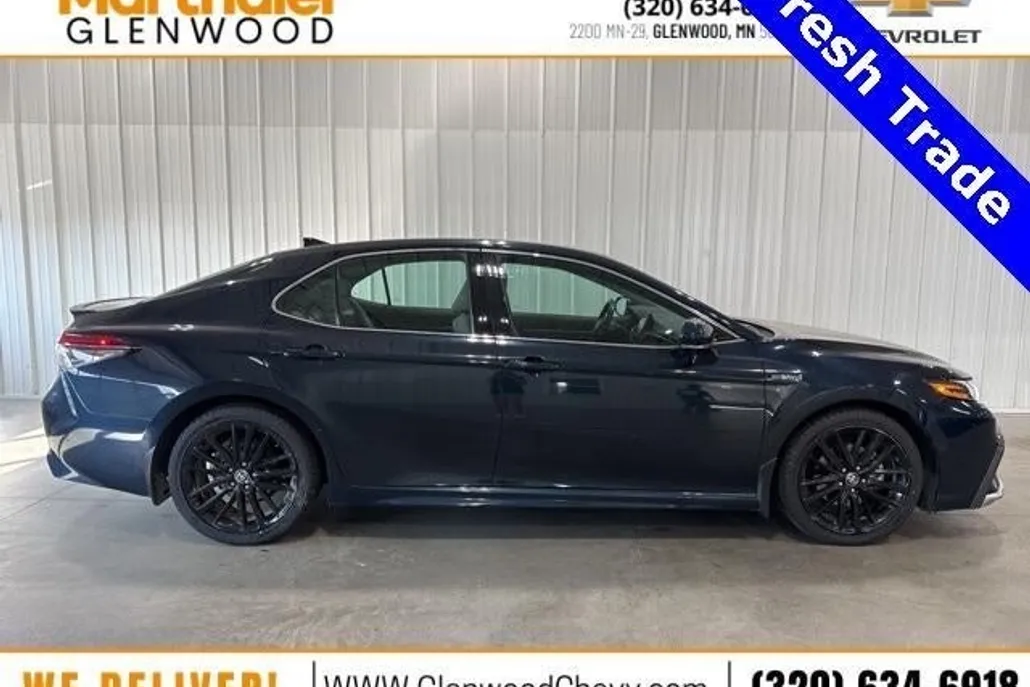 2021 Toyota Camry Hybrid XSE photo 1