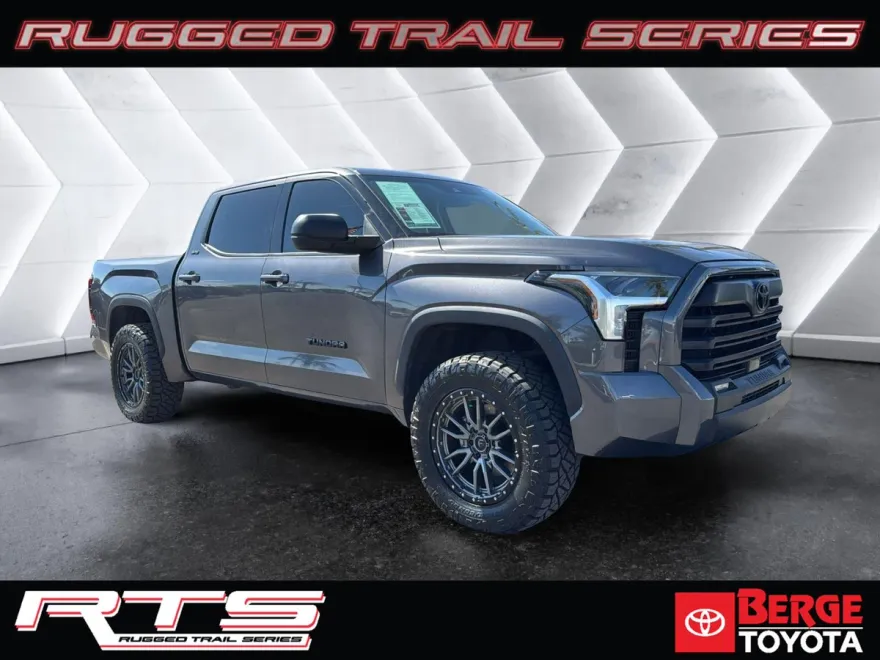 2022 Toyota Tundra SR5 CrewMax photo 1