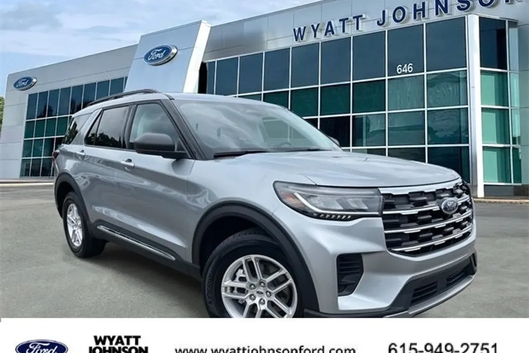 2025 Ford Explorer photo 1