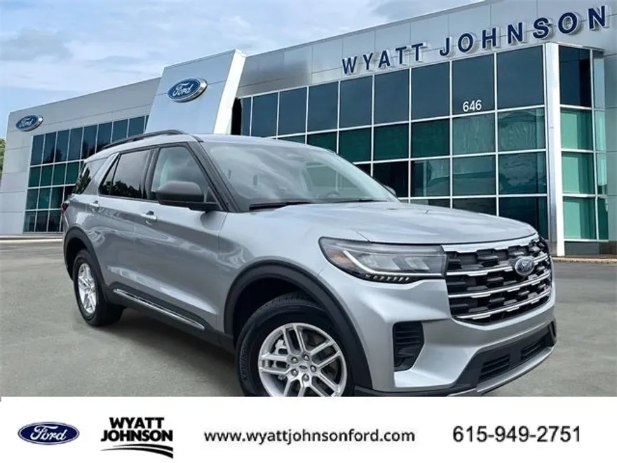 2025 Ford Explorer photo 1