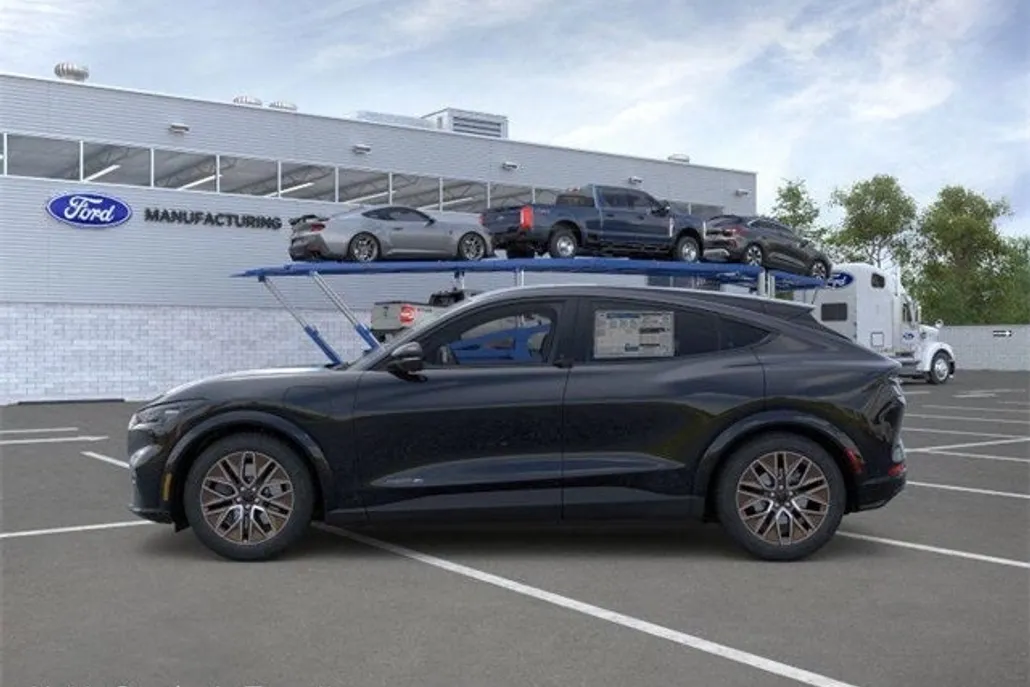 2025 Ford Mustang Mach-E Premium photo 1