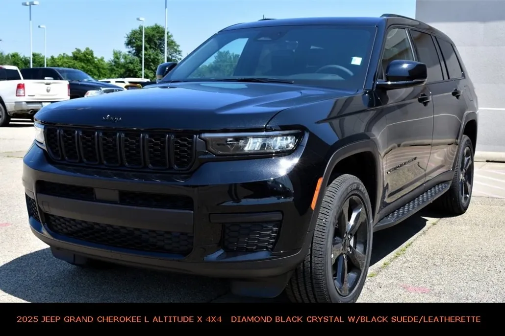 2025 Jeep Grand Cherokee Altitude photo 1
