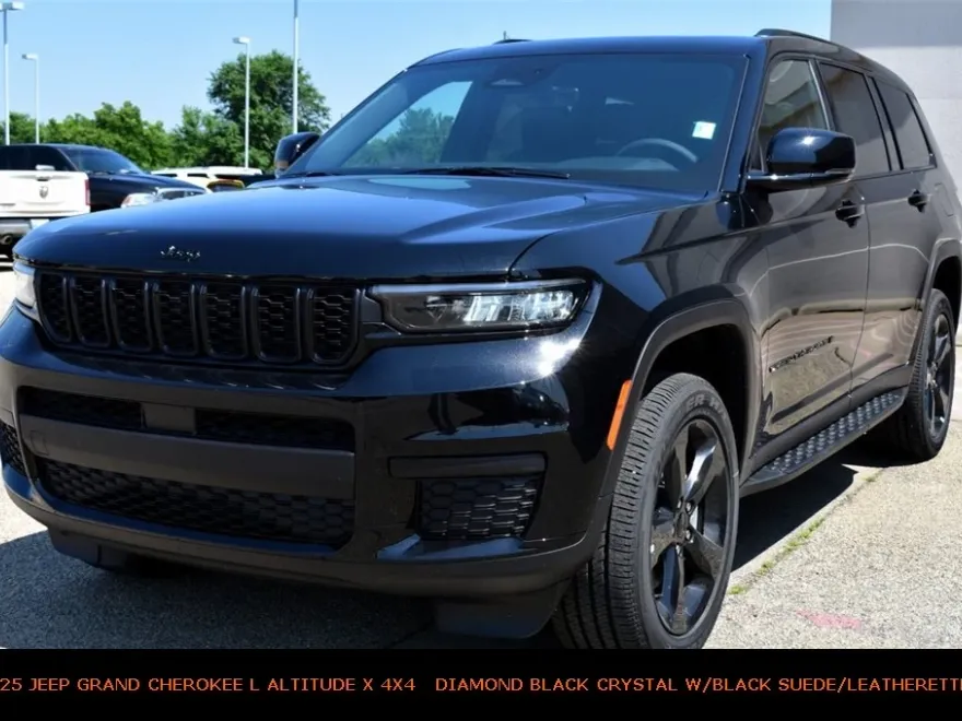 2025 Jeep Grand Cherokee Altitude photo 1