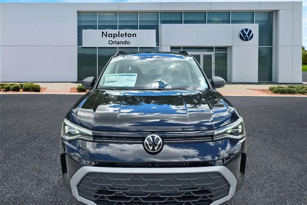2025 Volkswagen Taos S photo 1