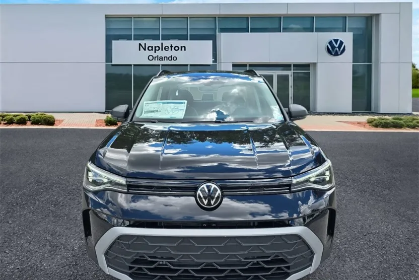 2025 Volkswagen Taos S photo 1