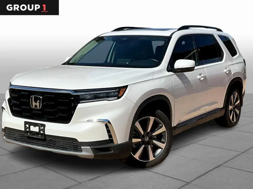 2025 Honda Pilot Touring photo 1