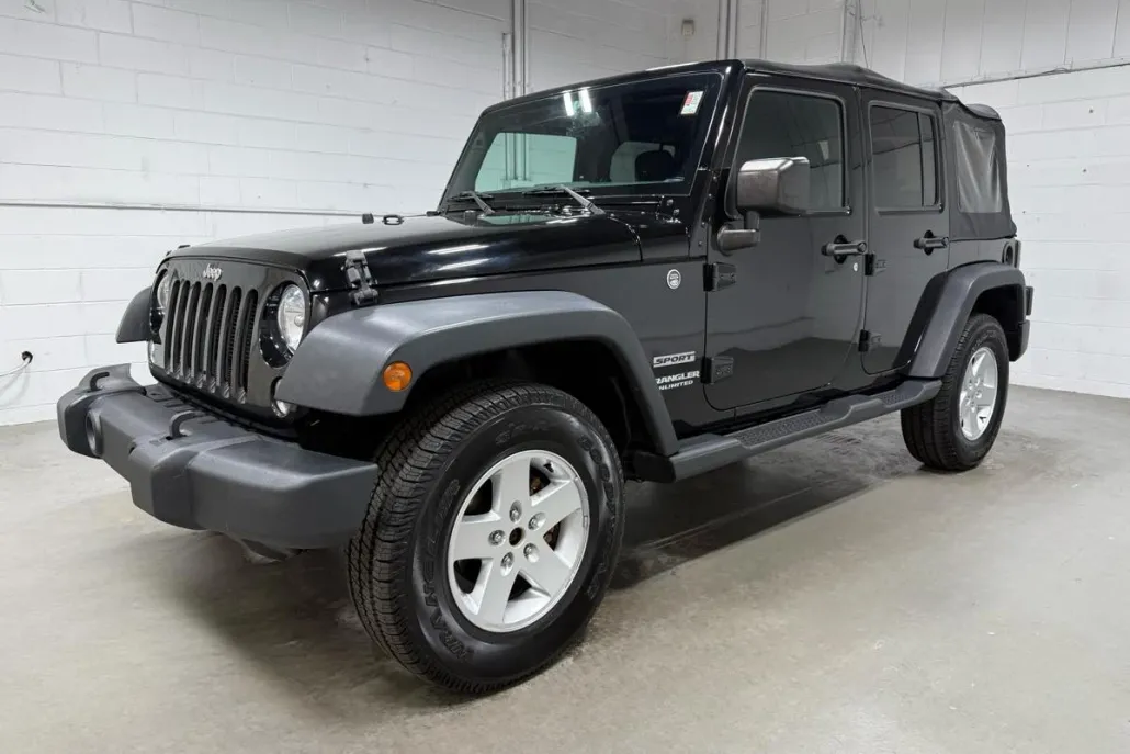 2017 Jeep Wrangler Unlimited Sport S photo 1