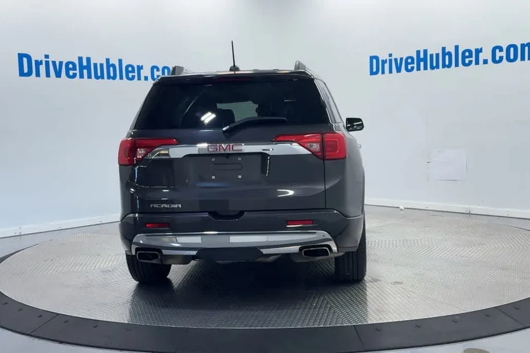 2017 Gmc Acadia Denali photo 1