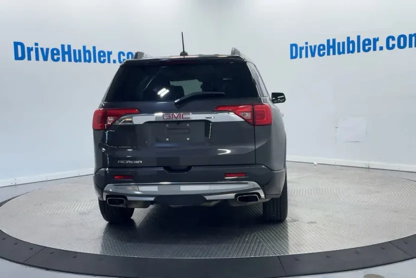 2017 Gmc Acadia Denali photo 1