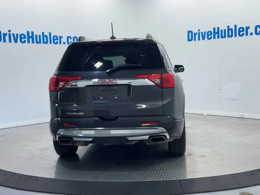 2017 Gmc Acadia Denali photo 1